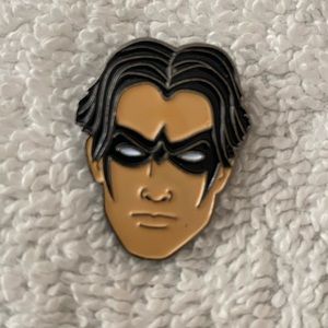 Robin Nightwing DC comic con Teen Titans Batman costume mask enamel pin SDCC